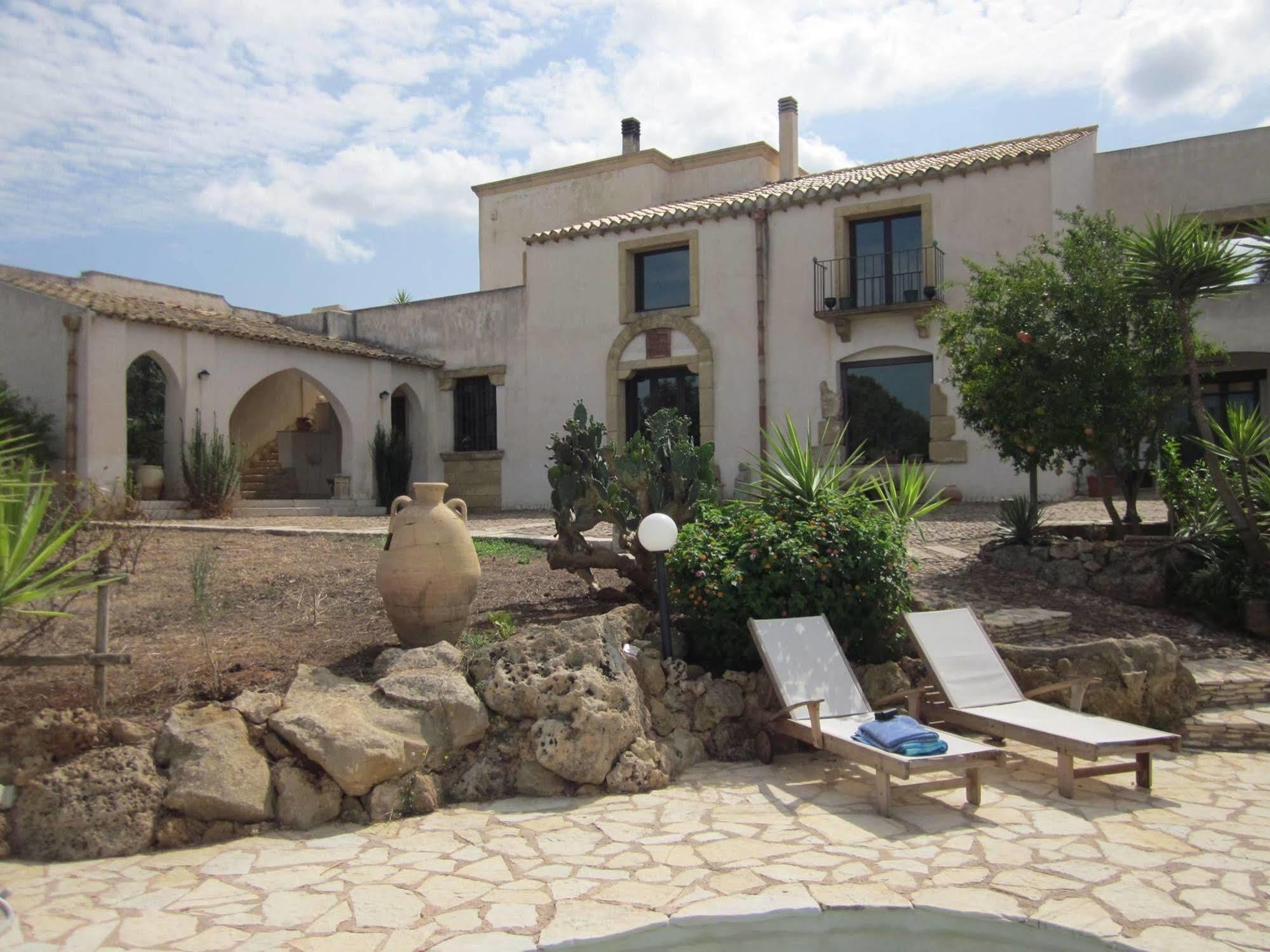 Casale Alma Bed & Breakfast Marsala Dış mekan fotoğraf