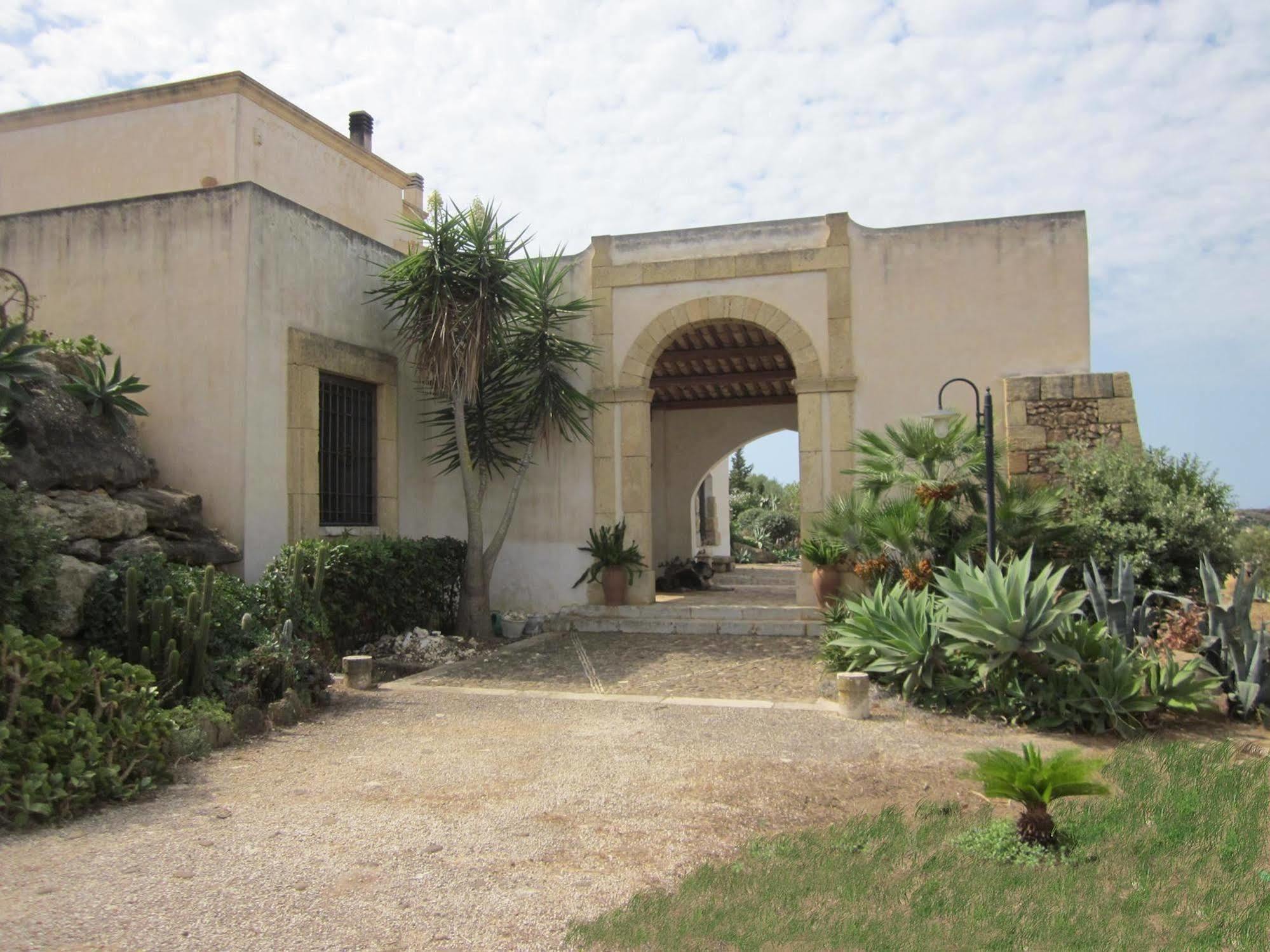 Casale Alma Bed & Breakfast Marsala Dış mekan fotoğraf